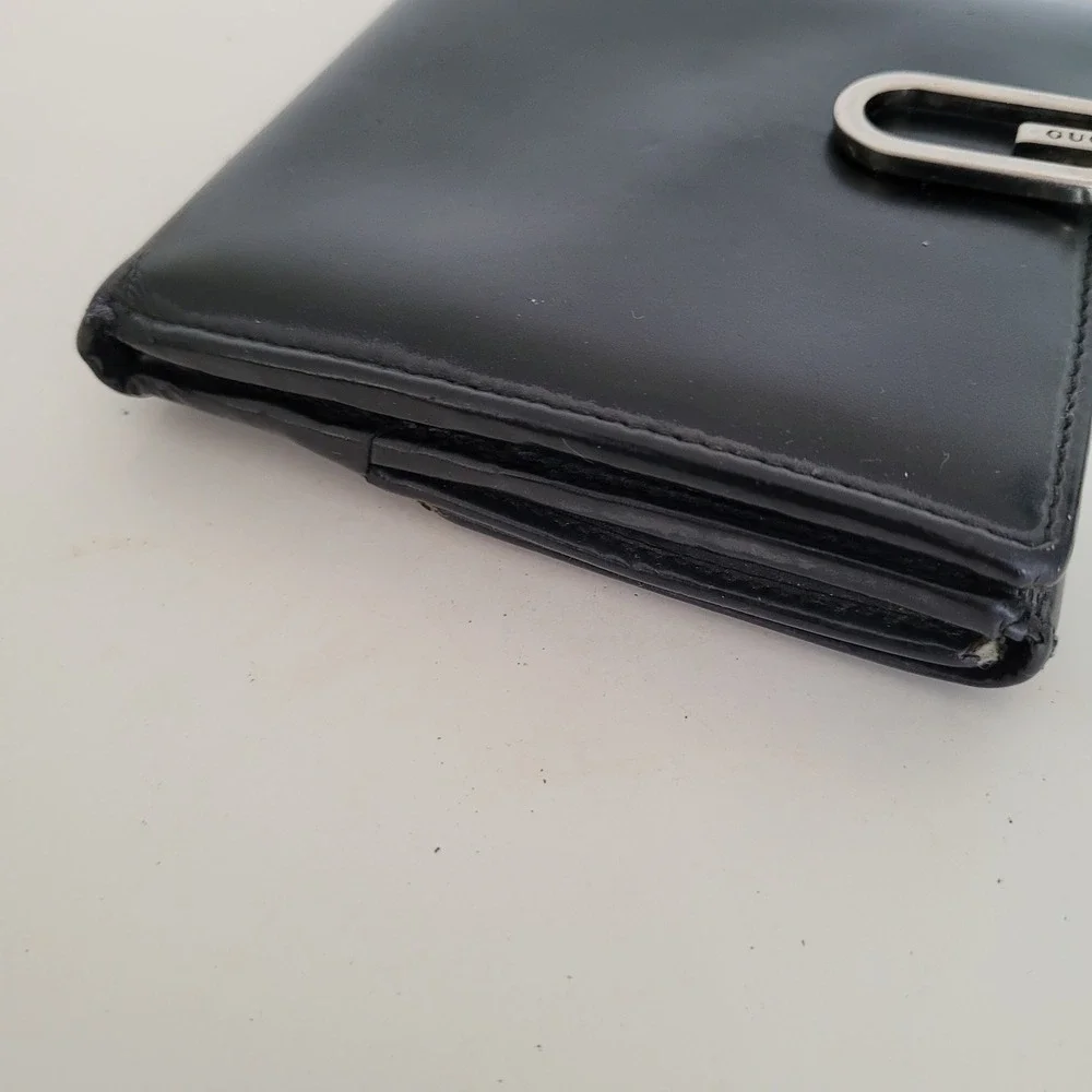 Gucci Vintage Black Leather Bifold Wallet G Logo Buckle Silver Hardware Italy